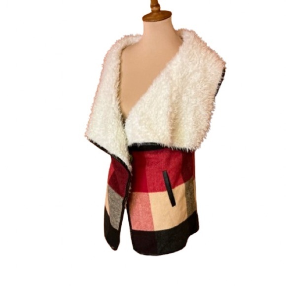 3 for 20 $ bundle Me Jane Sherpa plaid cardigan vest - Picture 1 of 11